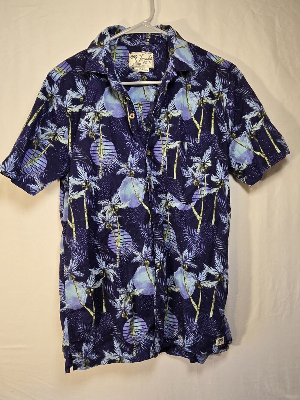 Trunks Surf & Swim Co. Shirt US Mens S Blue Short Sleeve Button Up Hawaiian Palm